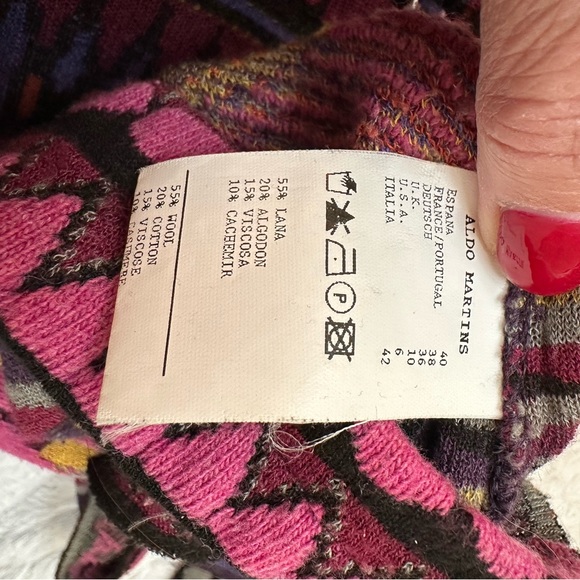 Beautiful wool blend Aldo Martins sweater. Looks great with legging. - Picture 4 of 4